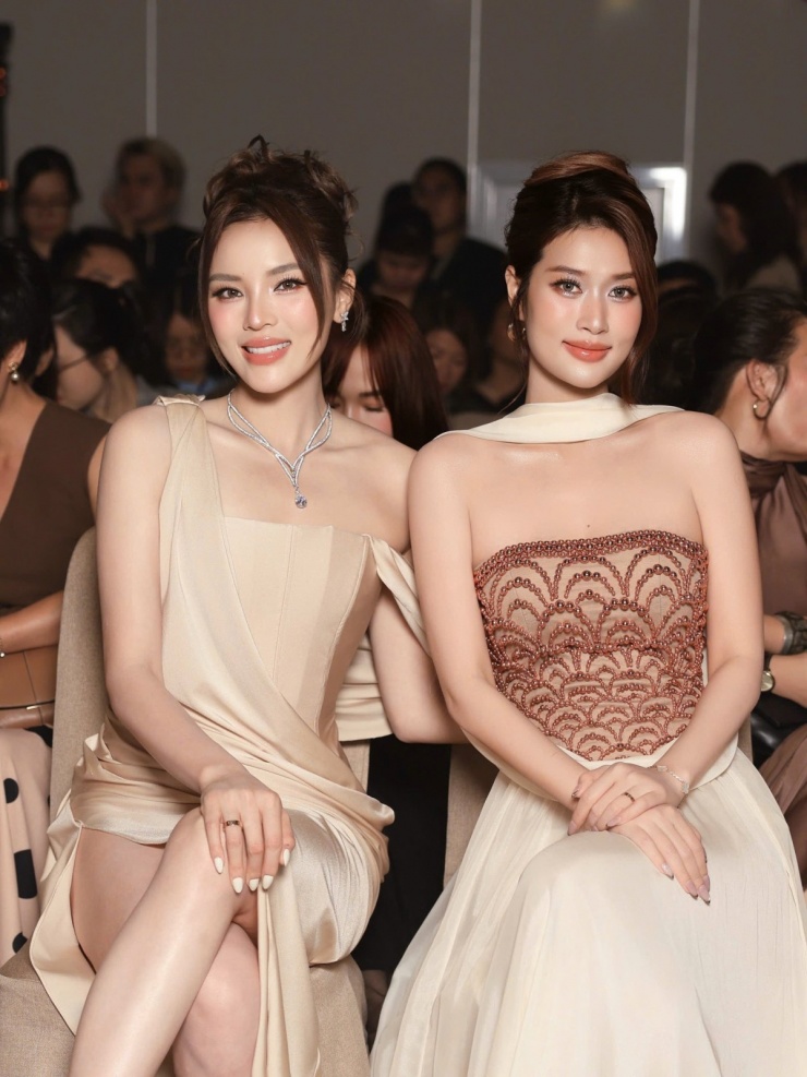 Ảnh sao 20/4: Thúy Hạnh sang Italy thăm con gái - 10