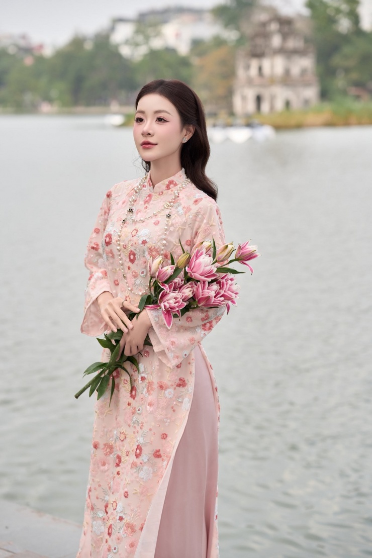 Nhan sắc đời thực của nữ diễn viên sinh năm 2000.&nbsp;