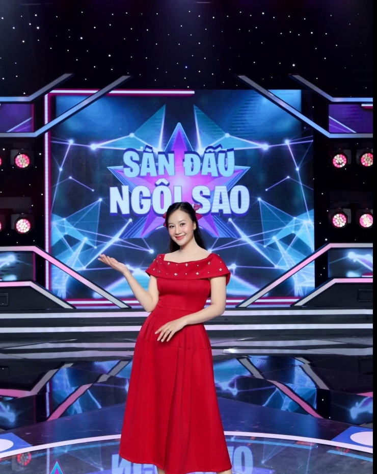 Nhan sắc Hà Thúy Anh sau 14 năm thi Giọng hát Việt - 4