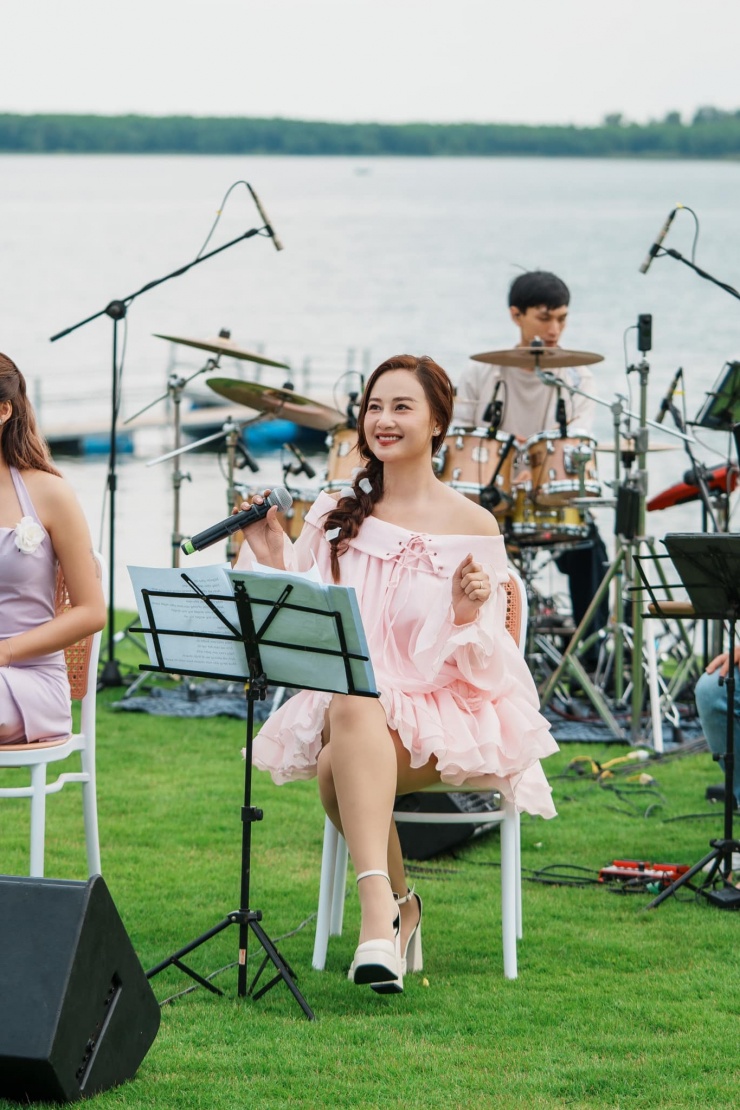 Nhan sắc Hà Thúy Anh sau 14 năm thi Giọng hát Việt - 6