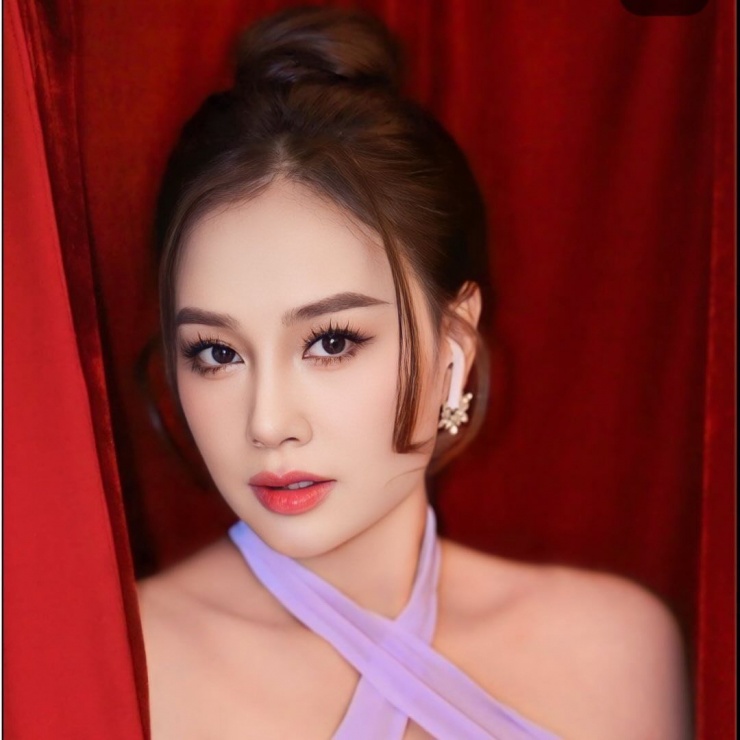 Nhan sắc Hà Thúy Anh sau 14 năm thi Giọng hát Việt - 11