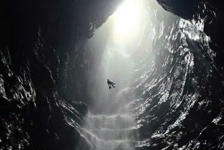 Phát hiện hang động mới có thác nước độc đáo tại Phong Nha - Kẻ Bàng