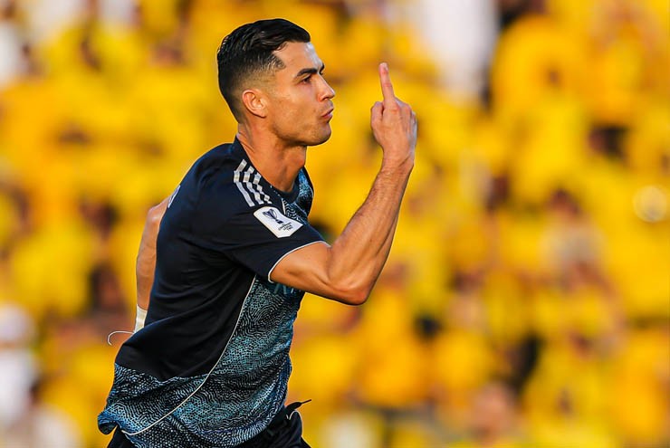 Ronaldo thăng hoa giúp Al Nassr thắng 18 trận liên tiếp, sáng cửa đoạt cú đúp