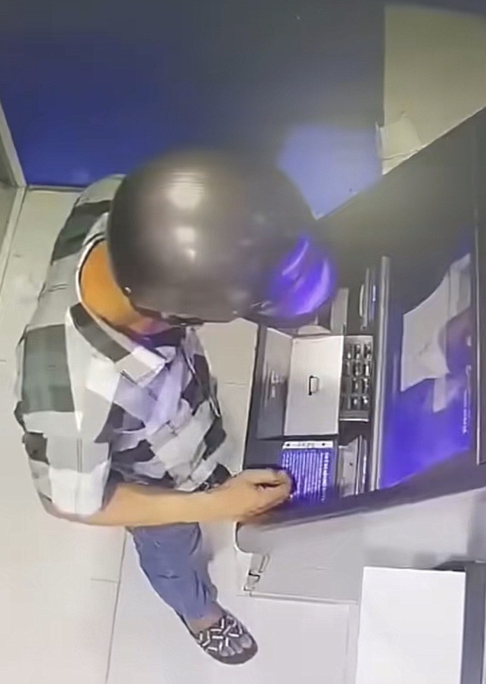 Công an phường Bắc Cam Ranh (Khánh Hòa) đang tìm người đã cầm 128 triệu đồng từ ATM