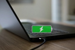 Sử dụng sạc công suất lớn hơn liệu có làm hỏng laptop?