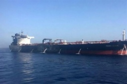 Iran tấn công tàu quân sự Mỹ để đáp trả vụ tàu hàng bị bắt?