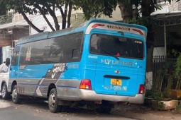 Xe khách bị "bỏ mặc” trước nhà dân suốt hơn 7 tháng