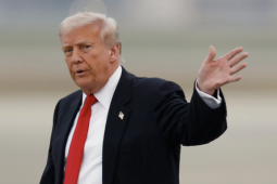 Ông Donald Trump tuyên bố bất ngờ về thỏa thuận với Iran