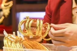 Giá vàng hôm nay 20/4: Tiếp tục đi xuống dưới ngưỡng 4.800 USD/ounce