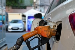 Giá xăng dầu hôm nay 20/4: Dầu thế giới tăng mạnh trở lại, trong nước ở mức thấp