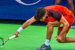 Đập vợt trong tennis: Nghệ thuật, cơn giận và hiểm họa