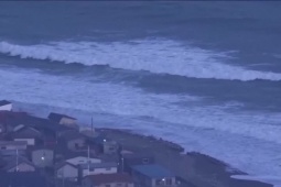 Sóng thần xuất hiện, động đất ở Nhật Bản có thể kéo dài 1 tuần