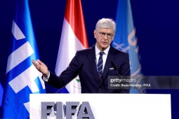 Bàn thắng đầu tiên áp dụng luật việt vị mới của Arsene Wenger, bùng nổ tranh cãi