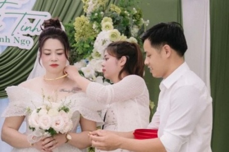 Cô dâu U50 ở Hưng Yên tái hôn sau 28 năm, đám cưới 55 mâm rộn ràng