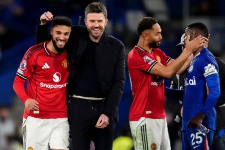 Tiếc nuối MU đáng lẽ bằng điểm Arsenal & đua vô địch Ngoại hạng Anh: Nguyên nhân bất ngờ