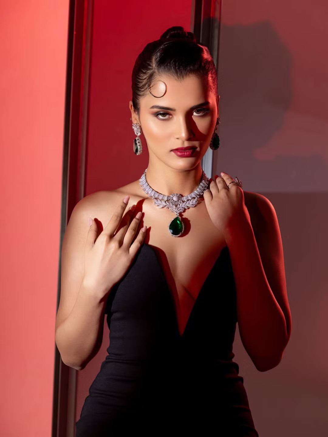 Nói về việc đại diện cho Ấn Độ tại cuộc thi Hoa hậu Thế giới 2027, Sadhvi Sail bày tỏ sự hào hứng và tinh thần trách nhiệm cao. Cô cho biết mục tiêu là tiếp tục hành trình này với sự chính trực và lòng trắc ẩn. “Chặng đường phía trước còn dài. Đây chỉ mới là khởi đầu”, cô nói.