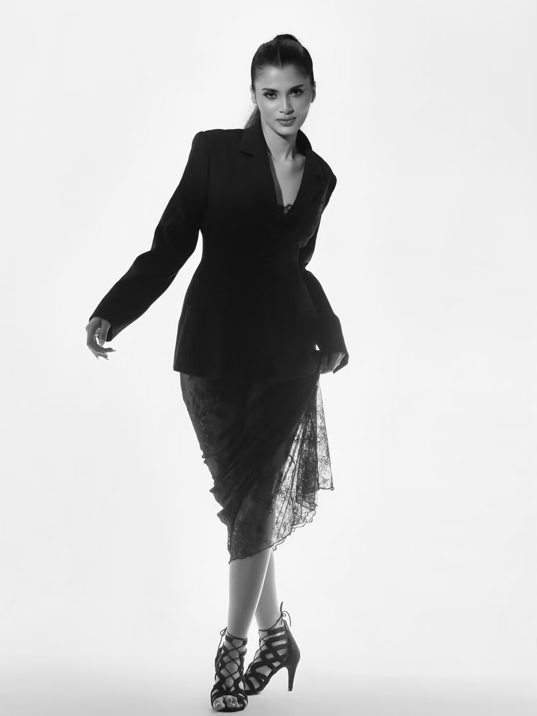 Trước đó, có những thông tin cho biết tổ chức Miss World từng làm việc với chính phủ Tanzania để thảo luận về việc đăng cai cuộc thi Hoa hậu Thế giới 2026 nhưng không thành. Cuộc thi sau đó được tổ chức ở Việt Nam vào tháng 9.