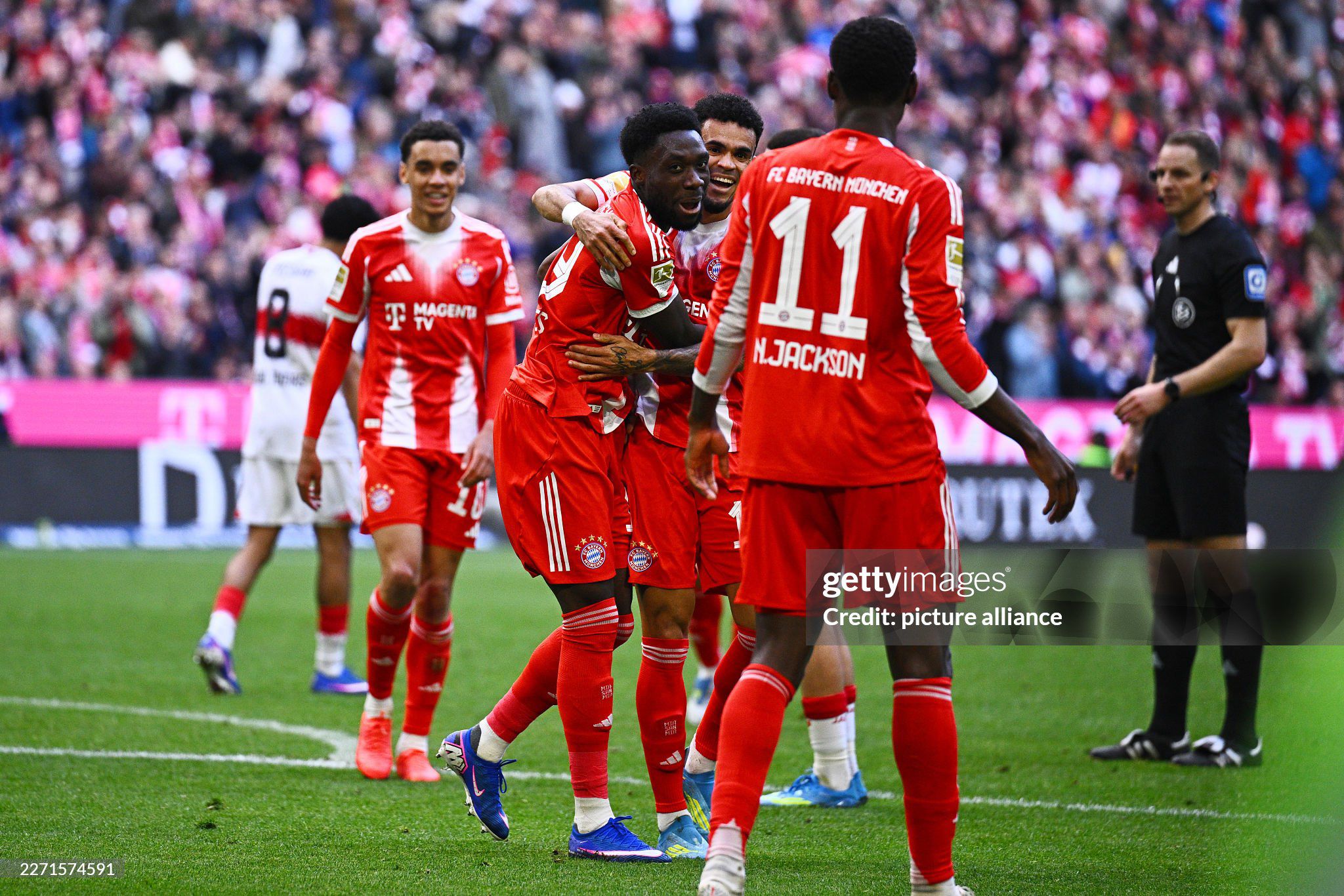 Bayern Munich vô địch sớm nhất 5 giải VĐQG châu Âu, Harry Kane ôm mộng ăn ba - 4