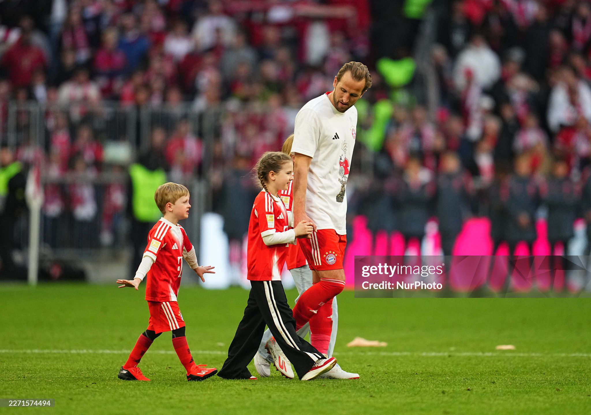 Bayern Munich vô địch sớm nhất 5 giải VĐQG châu Âu, Harry Kane ôm mộng ăn ba - 7