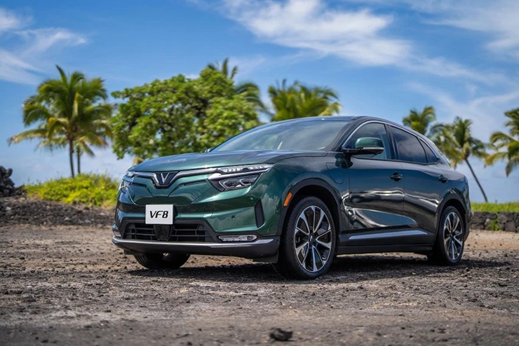 Giá xe VinFast VF 8 cập nhật tháng 4/2026 - 2