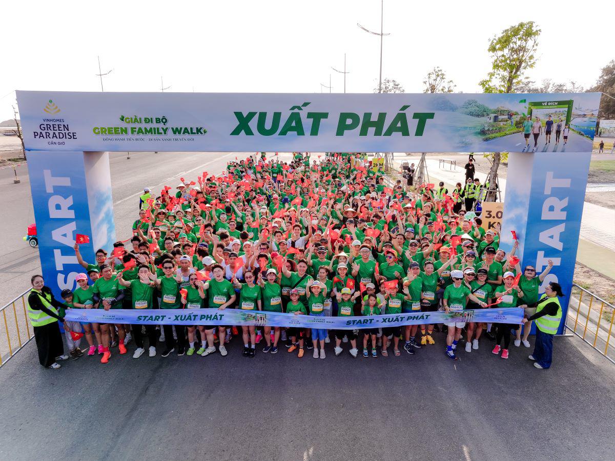 Sự kiện thu hút hàng trăm gia đình đa thế hệ cùng “nhuộm xanh” Cần Giờ