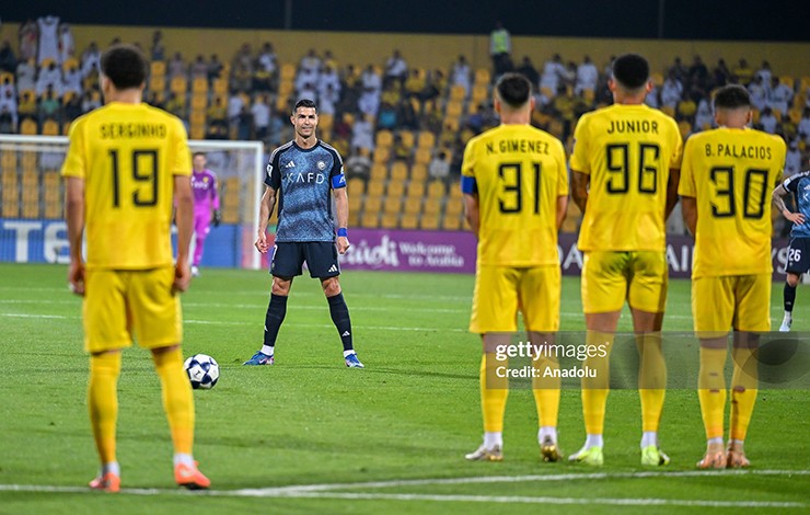 Ronaldo tỏa sáng, góp công lớn trong chiến thắng 4-0 của Al Nassr