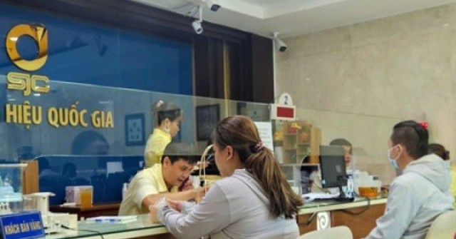 Giá vàng trong nước giảm theo thế giới, công ty SJC tiếp tục khóa kênh giao dịch online