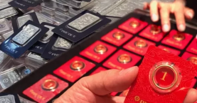 Giá vàng bạc đồng loạt giảm