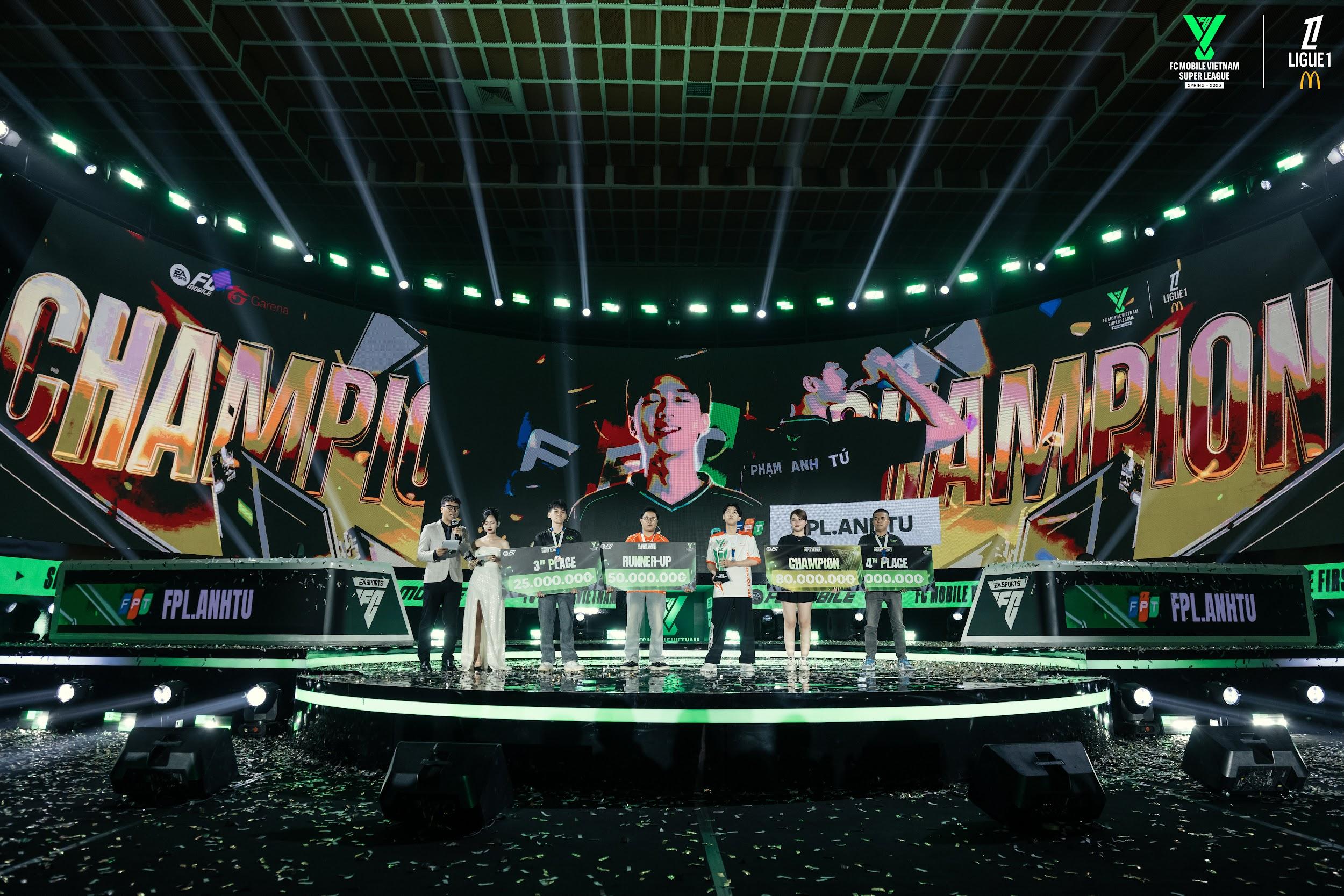 Sau tất cả những tranh cãi, hoài nghi và những màn đấu trí căng thẳng đến nghẹt thở, lịch sử sẽ chỉ ghi nhớ tên của người bản lĩnh nhất: Nhà vô địch tiên phong – FPL. ANH TÚ!