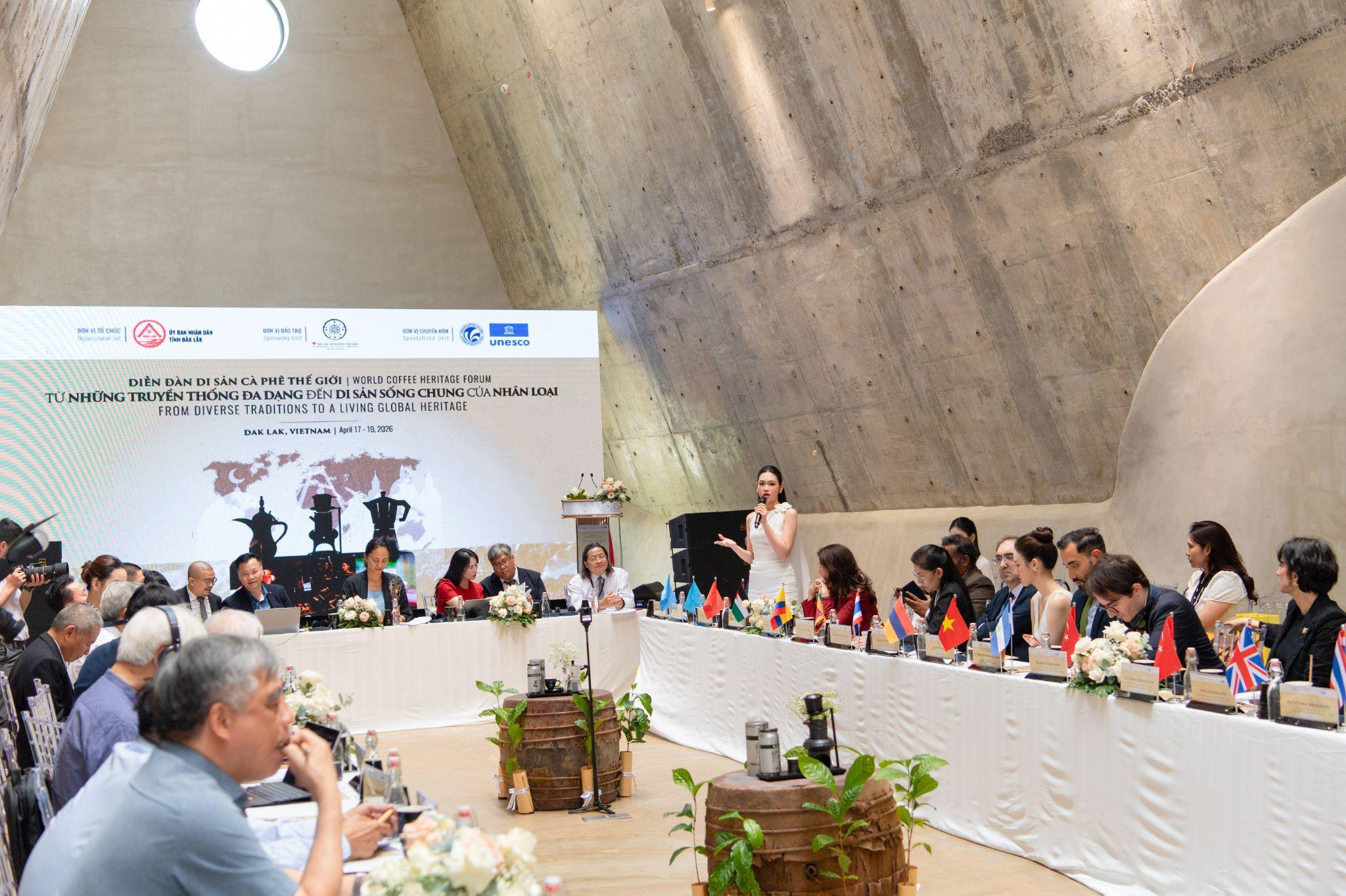 Phương Linh, Mỹ Anh kể câu chuyện “di sản sống” cà phê tại Buôn Ma Thuột - 1