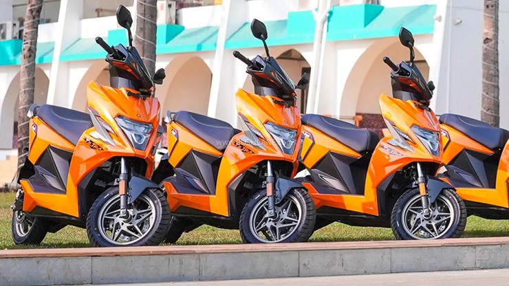 Xe máy điện đi tới 400 km/lần sạc, giá tương đương SH Mode - 1