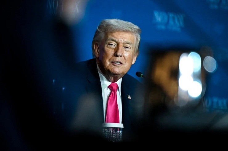 Ông Trump gửi cảnh báo cứng rắn tới Iran, bác tin bị Israel lôi kéo vào xung đột - 1