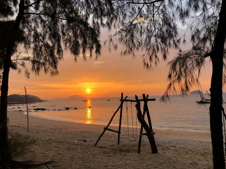 Đảo Cái Chiên cũng là nơi ngắm hoàng hôn/bình minh rất đẹp. Ảnh: Nguyễn Thanh Tuyền