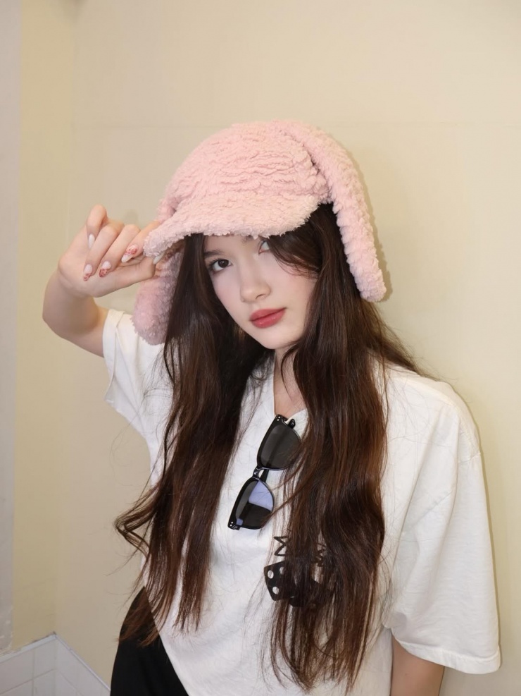 Sắc vóc em gái 19 tuổi của thủ môn Đặng Văn Lâm - 10