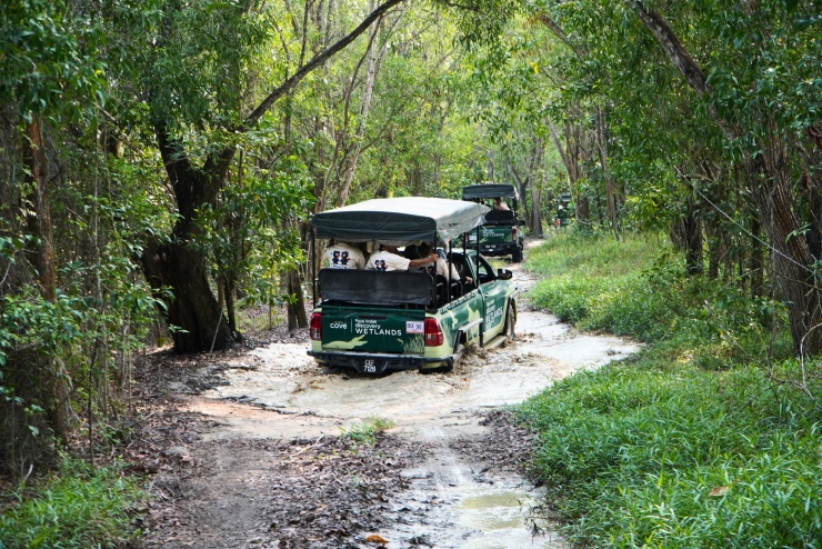 Du khách sẽ được xuyên rừng bằng xe 4x4