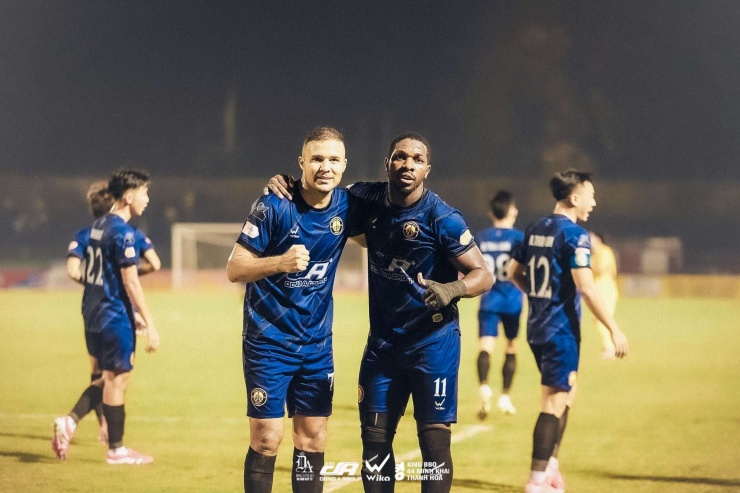 Rimario Gordon sở hữu chiều cao 1m80, cân nặng 75kg.&nbsp;Vị trí sở trường của anh là tiền đạo cắm, thuận chân phải. Ảnh: Đông Á Thanh Hoá.