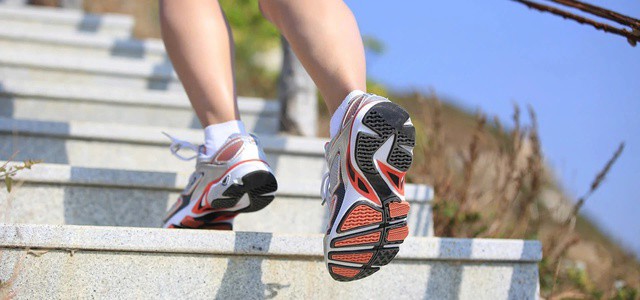 Đi cầu thang bộ có mức tiêu hao năng lượng cao hơn so với đi bộ trên mặt phẳng.