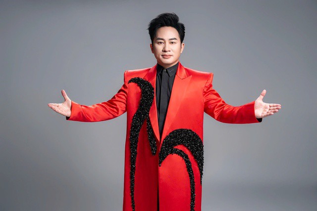 Ca sĩ Tùng Dương sẽ tham gia chương trình Âm vang Tổ quốc tối 28/4 tại SVĐ Mỹ Đình.