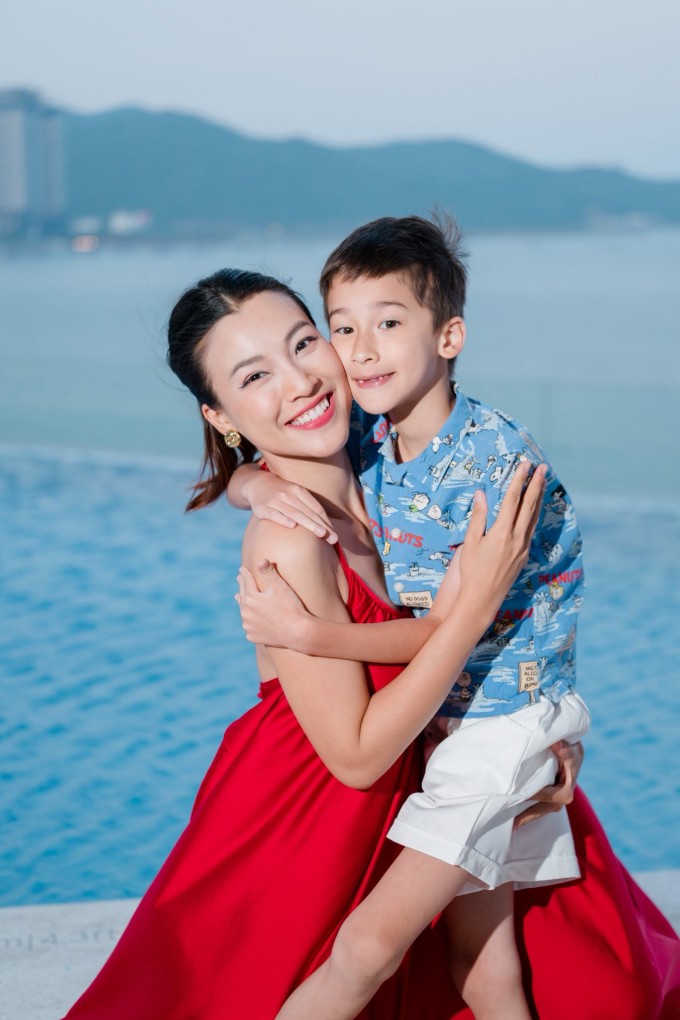 Hoàng Oanh vui khi con trai ngày càng khôn lớn, thông minh.