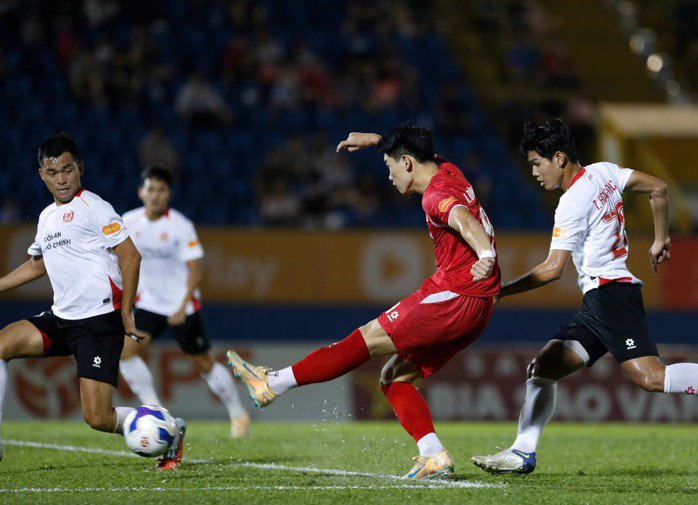 CLB Công an Hà Nội tiến gần "ngôi vương" V-League - 4