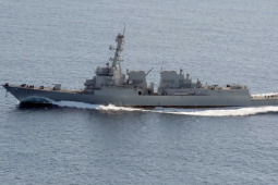 Soi sức mạnh chiến hạm nổ súng chặn bắt tàu Iran trên Biển Arab