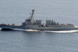 Soi sức mạnh chiến hạm nổ súng chặn bắt tàu Iran trên Biển Arab