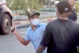 Mâu thuẫn lúc làm việc, nhóm công nhân hẹn nhau 'giải quyết' bằng mã tấu