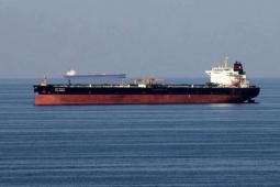 Ông Donald Trump tố Iran vi phạm lệnh ngừng bắn "nhiều lần", tàu dầu Iran vượt vòng vây Mỹ