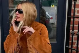 Những cô nàng phóng khoáng đang đẩy trend tua rua hơi hướng vintage Hè này