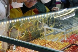 Chuyên gia cảnh báo 3 rủi ro lớn nếu cho phép doanh nghiệp vay vàng trong dân