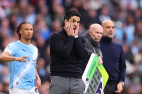 Mùa hè bận rộn của Arsenal: Arteta "ngồi trên đống lửa", tấp nập người đến kẻ đi