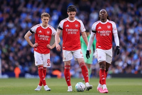 7 lý do Arsenal vẫn sáng cửa vô địch Ngoại hạng Anh sau 22 năm