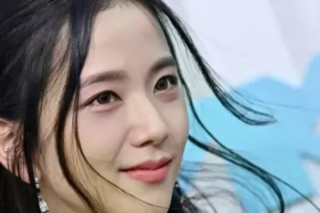 Jisoo (BlackPink) lao đao