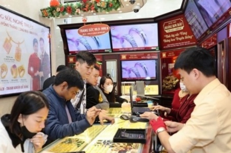 Giá vàng liên tục đảo chiều, Hiệp hội đề xuất cho doanh nghiệp vay vàng trong dân